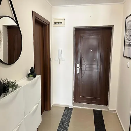 Samuil Apartman *